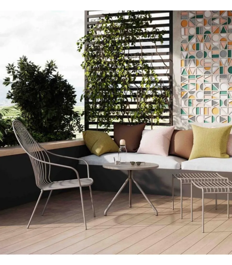 Amitha Lounge Di Gaber, Realizzata In Metallo Verniciato Per L'Outdoor, Interamente In Italia.