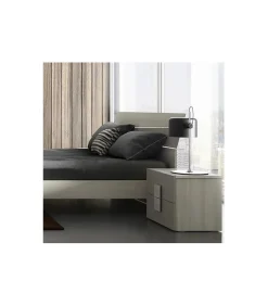 Camera Matrimoniale Con Letto Imbottito A Contenitore.