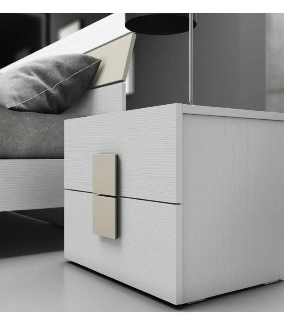 Camera Matrimoniale In Larice Bianco Nobilitato Con Particolare Colore Tortora