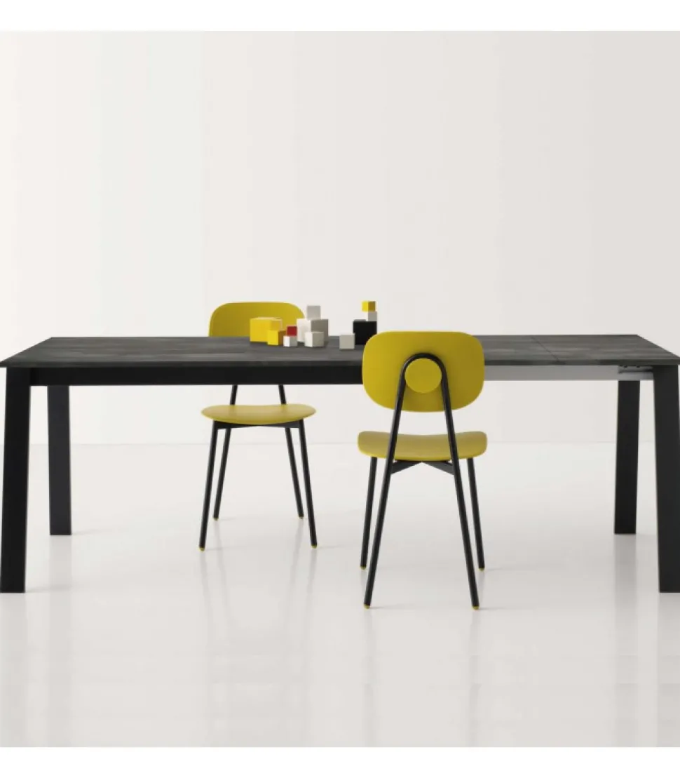 Delta Plus E' Un Tavolo Che Appartiene Al Programma Idea Cucina