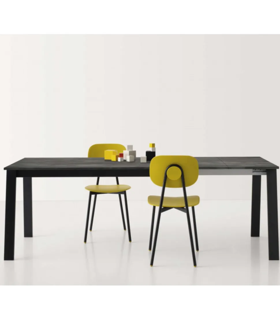 Delta Plus E' Un Tavolo Che Appartiene Al Programma Idea Cucina