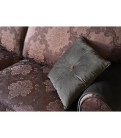 Divano Atena, In Base A Come Lo Vesti Diventa Un Classico O Un Contemporaneo