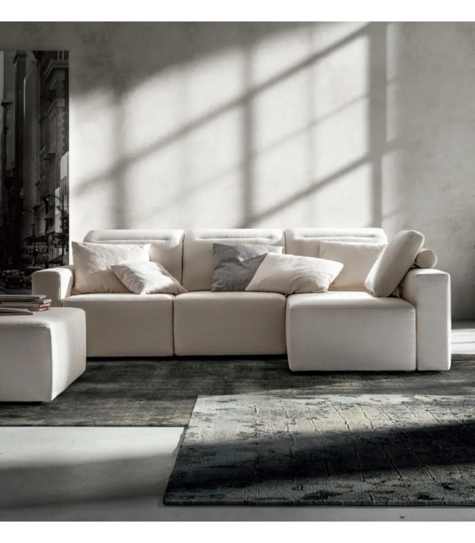 Divano Glide, Forme In Movimento Con La Seduta Estraibile E Schienali Reclinabili