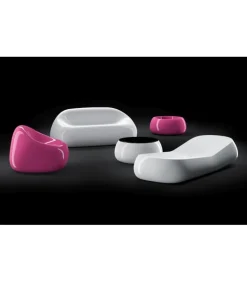 Divano In Polietilene Per Outdoor, Accessoriabile Di Kit Di Fissaggio E Luce E Led.