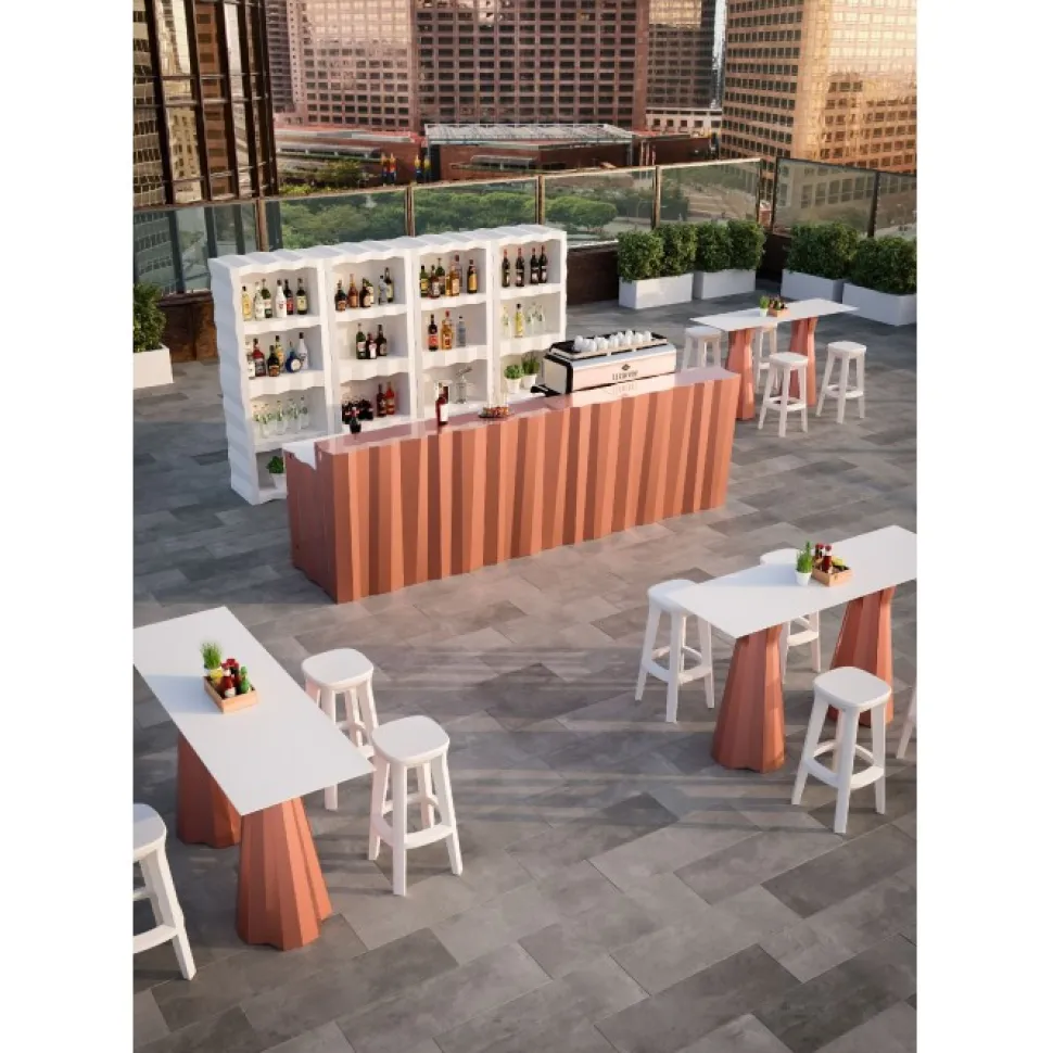 Espositore Di Bottiglie In Polietilene Per L'Outdoor, Accessoriabile Di Luce A Led.