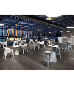 Frozen, Il Dining Table Di Plust, In Polietilene Per L'Outdoor, Accessoriabile Di Luce A Led.