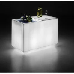 Ghiacciaia Per Bottiglie Realizzata In Polietilene Per Outdoor. Made In Italy.