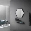 Ingresso Con Mensole Stratificate, Specchiera Esagonale E 2 Appendiabiti