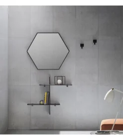 Ingresso Moderno Minimal Con Svuotatasche, Specchiera Esagonale E Appendiabiti A Parete