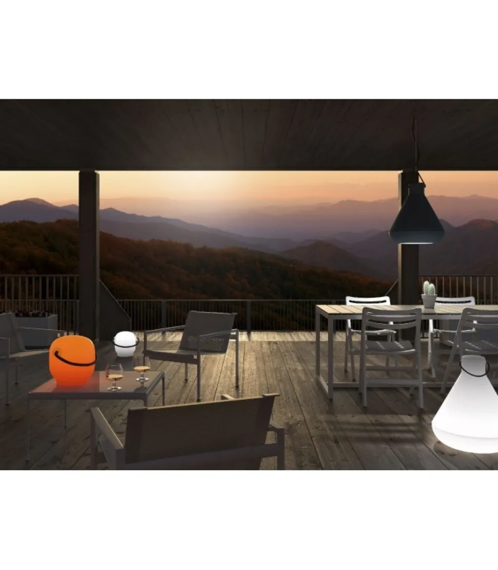 Lampada A Led, Roaming Di Plust, In Polietilene Per L'Outdoor.