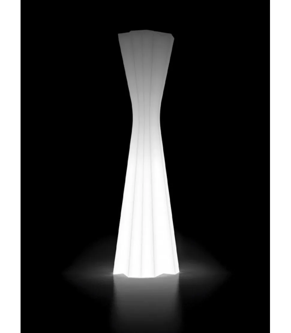 Lampada Con Luce A Led Per Outdoor, Realizzata Interamente In Italia In Polietilene.