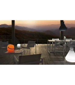 Lampada In Polietilene, Realizzata Interamente In Italia, Per Indoor E Outdoor.