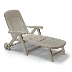 Lettino Da Outdoor California Di Scab, Realizzato Interamente In Italia In Tecnopolimero.