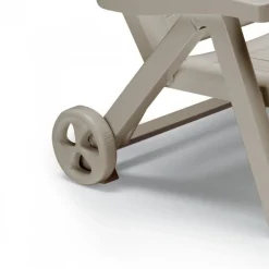 Lettino Da Outdoor California Di Scab, Realizzato Interamente In Italia In Tecnopolimero.