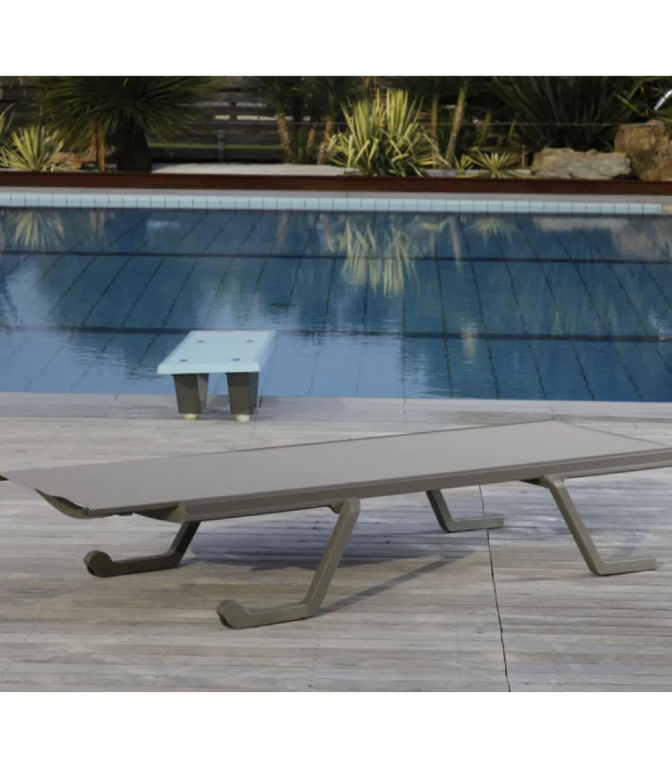 Lettino Prendisole Podio Con Maglia Flessibile.