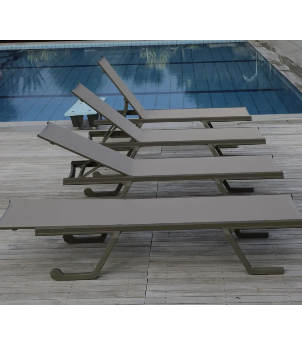 Lettino Prendisole Podio Con Maglia Flessibile.