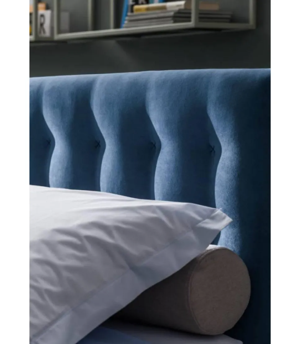 Letto Aster Imbottito Con Contenitorecon Giroletto A Filo Per Il Minimo Ingombro