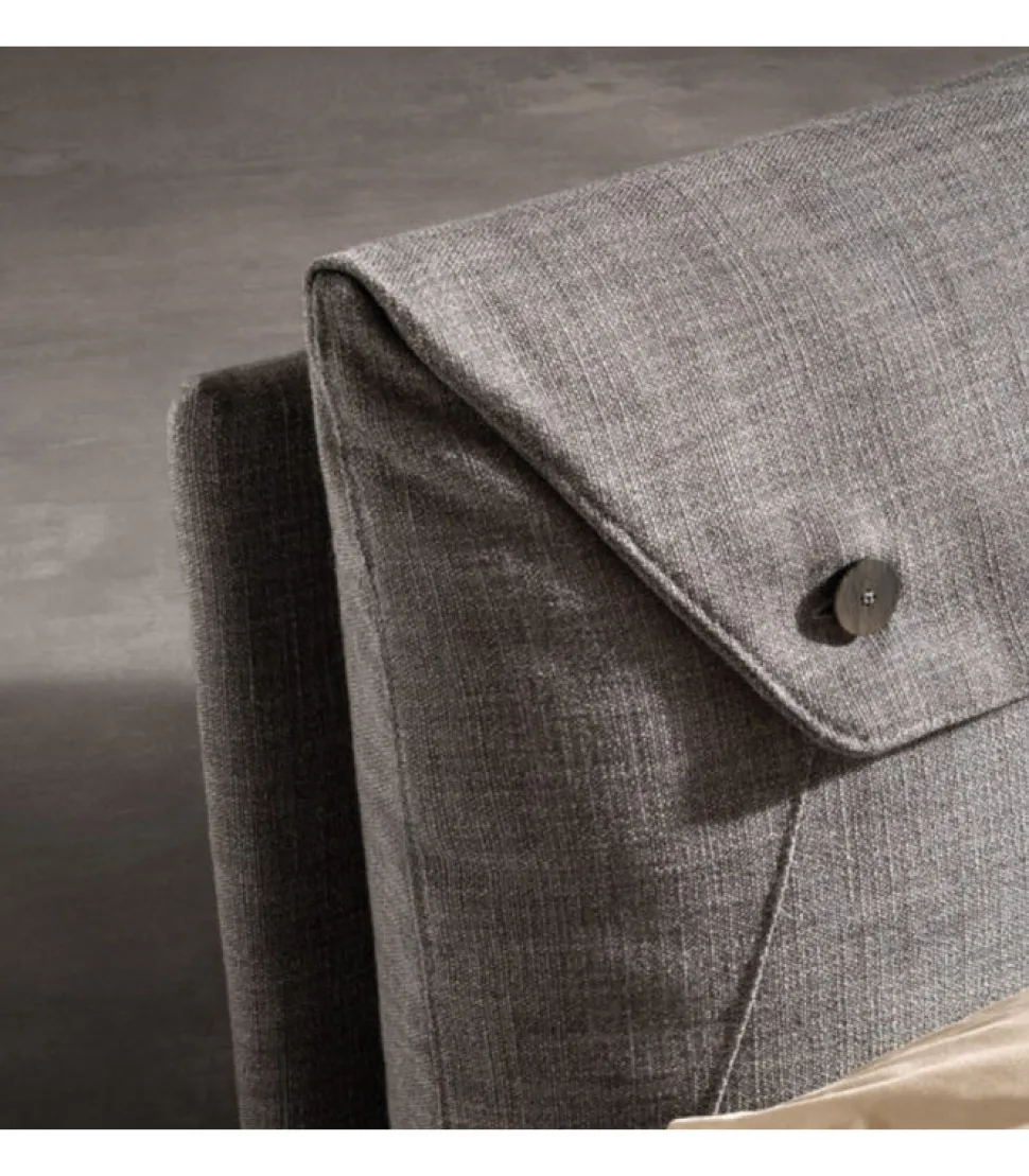 Letto Case Di Samoa, Imbottito In Poliuretano Espanso E Rivestito In Tessuto O In Ecopelle.