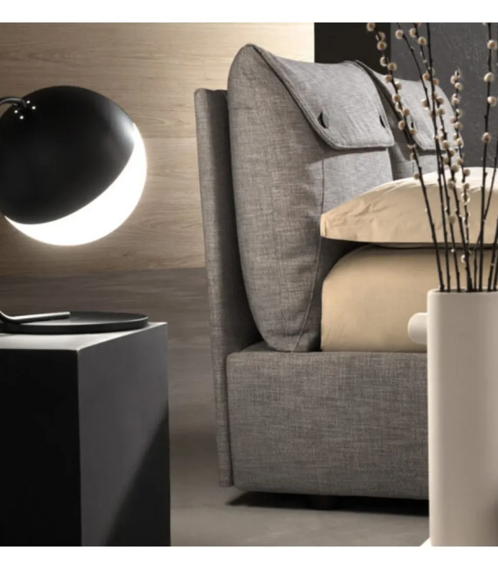 Letto Case Di Samoa, Imbottito In Poliuretano Espanso E Rivestito In Tessuto O In Ecopelle.