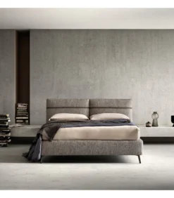 Letto Chop Di Samoa, Imbottito E Rivestito In Tessuto O In Ecopelle. Made In Italy.