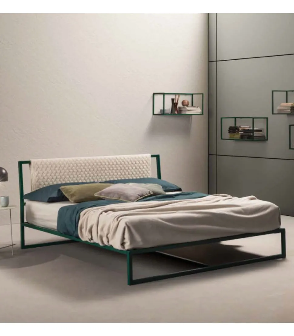 Letto Frame Con Struttura In Metallo Colorato E Testiera Personalizzabili