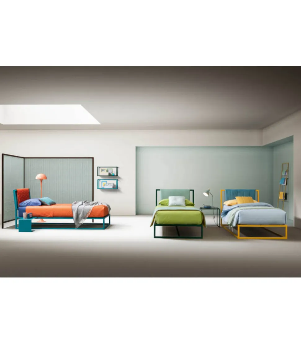 Letto Frame Con Struttura In Metallo Colorato E Testiera Personalizzabili