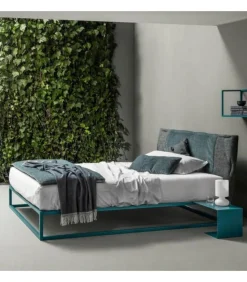 Letto Frame Dress In Metallo Colorato Con Testiera Imbottita Reversibile