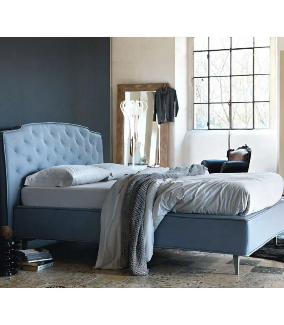 Letto Frank Imbottito E Rivestito.