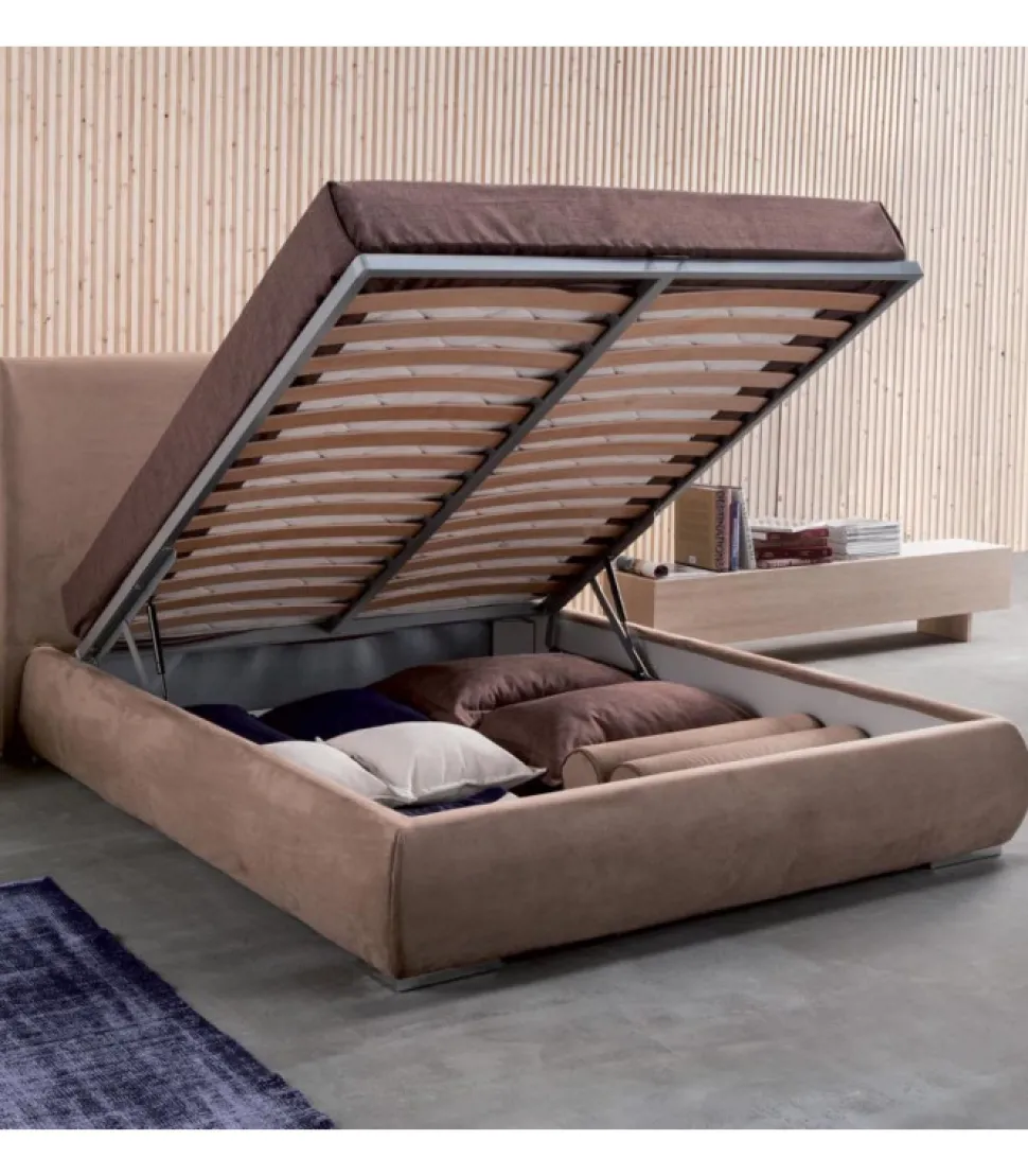 Letto Harem Imbottito E Rivestito.