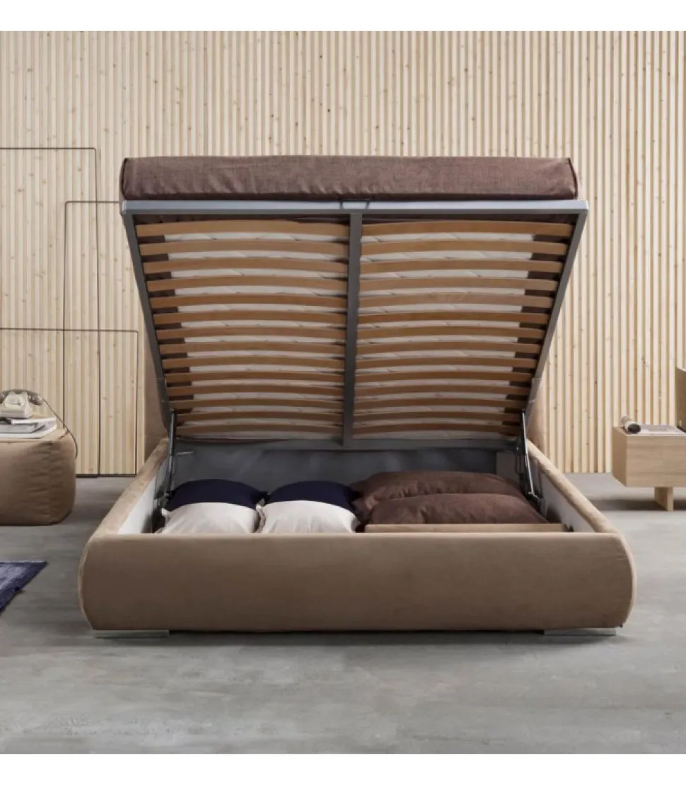 Letto Harem Imbottito E Rivestito.