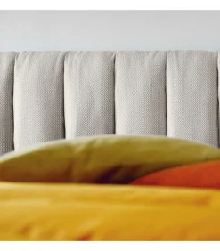Letto Hug 01 Lines H27, Con Tessuti Sfoderabili.