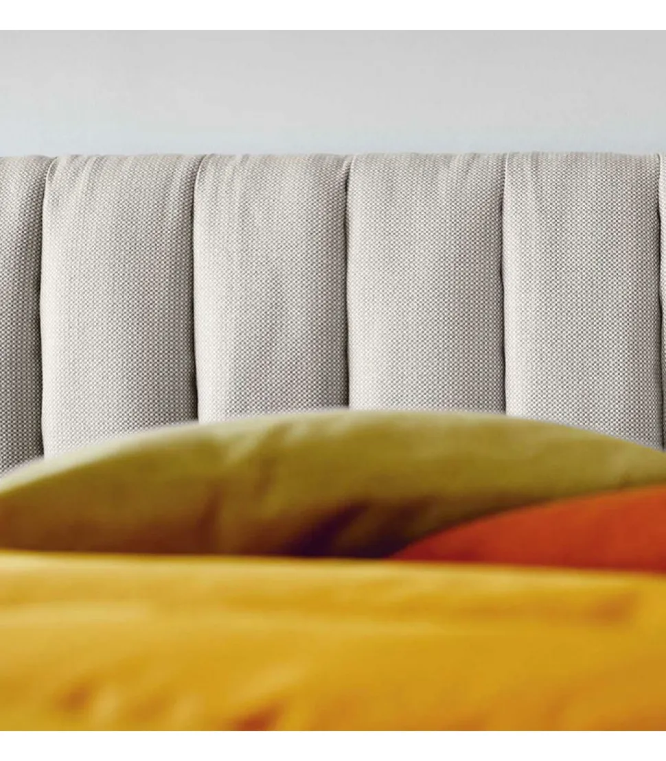 Letto Hug 01 Lines H27, Con Tessuti Sfoderabili.