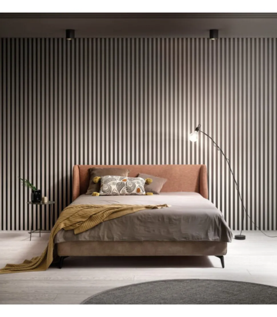 Letto Hug, Imbottito E Rivestito In Tessuto, In Pelle O In Ecopelle. Realizzato In Italia Da Samoa.