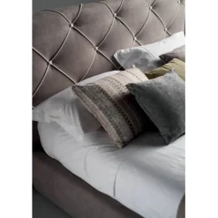 Letto Imbottito Con Contenitore Diamond Con Elegante Testiera Trapuntata