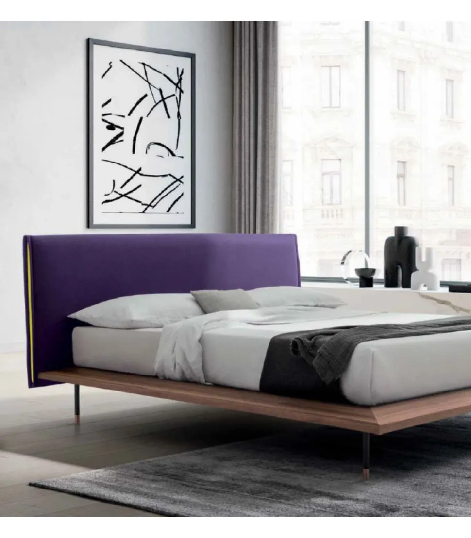 Letto Imbottito Con Giroletto In Legno Finito Ad Olio