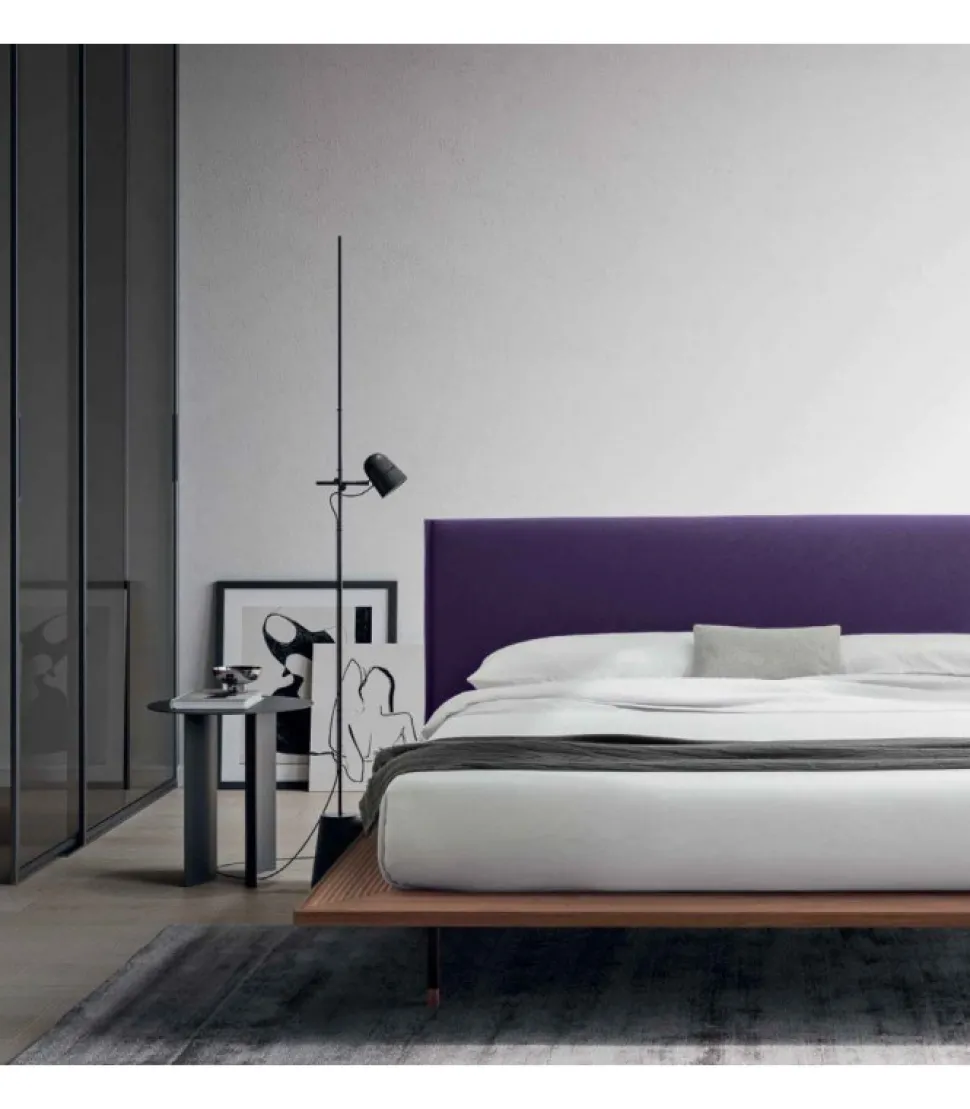 Letto Imbottito Con Giroletto In Legno Finito Ad Olio