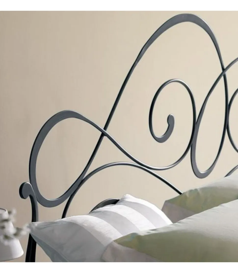 Letto In Ferro Helene Di Ingenia Bontempi.