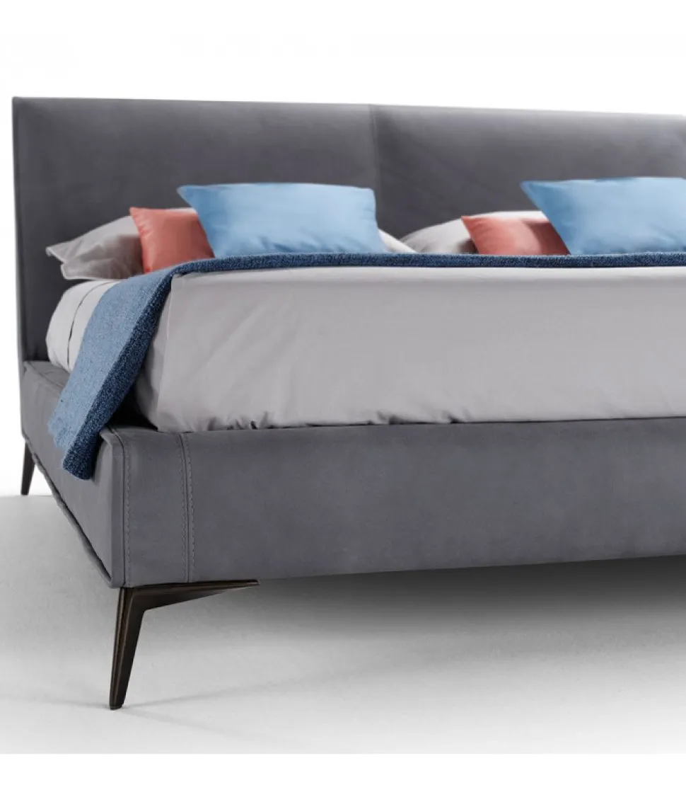 Letto Monza Imbottito E Rivestito.