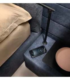 Letto Smash Di Samoa, Accessoriabile Di Pannelli Laterali. Rivestito In Pelle, Ecopelle O Tessuto.