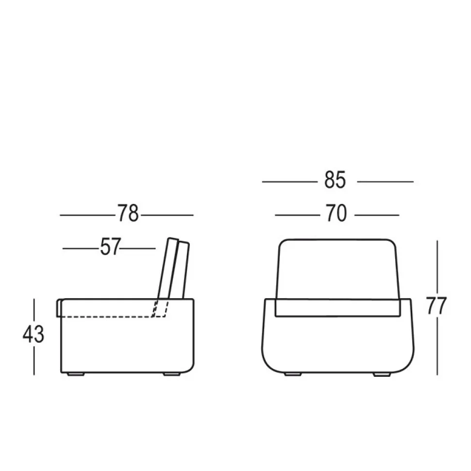Poltrona Bold Di Plust, Struttura In Polietilene, Seduta E Schienale Imbottiti E Rivestiti.