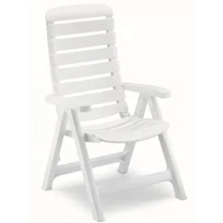 Poltrona Cleopatra Di Scab, Realizzata Interamente In Italia In Tecnopolimero Per Outdoor.