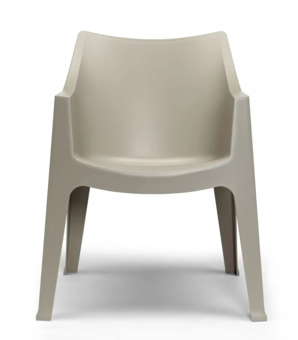 Poltrona Da Giardino Coccolona Di Scab, Realizzata In Italia In Tecnopolimero, Disponibile Anche Ignifuga.