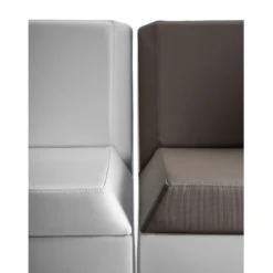 Poltrona In Polietilene Con Seduta Imbottita E Rivestita, In Ecopelle O Tessuto. 100% Made In Italy.