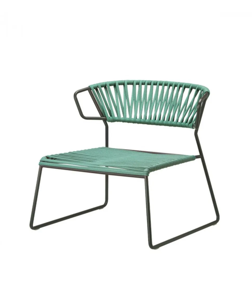 Poltrona Lisa 2878 Di Scab, Realizzata In Italia Per L'Outdoor, Con Seduta In Corda Nautica.