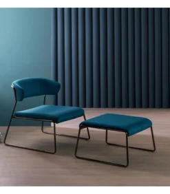 Poltrona Lisa Di Scab, Progetta E Realizzata Interamente In Italia, Con Materiali Prodotti In Italia.