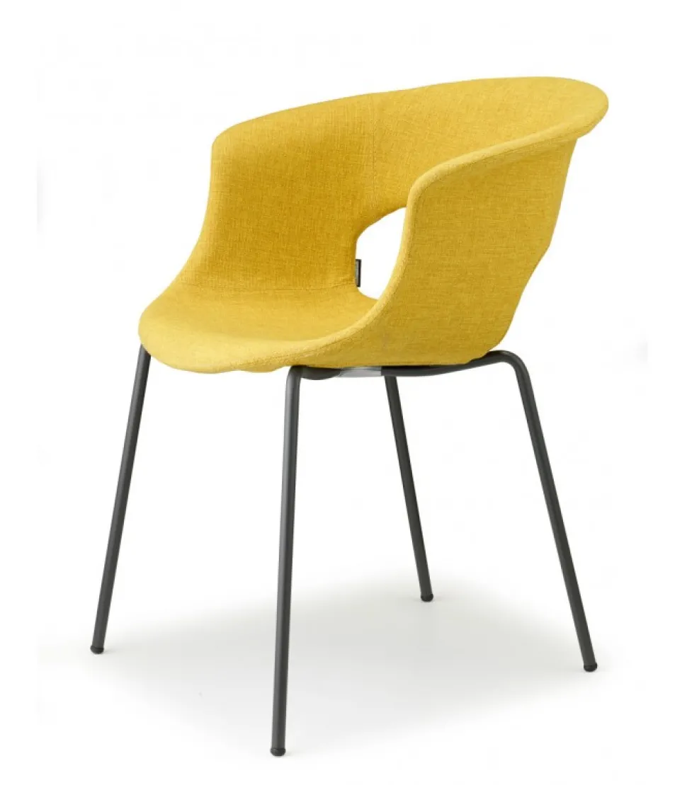 Poltrona Miss B Pop Di Scab, Realizzata In Italia Con Materiali Italiani.