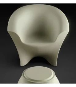 Poltrona Ohla In Polietilene Per Outdoor. Realizzata Interamente In Italia Da Plust.