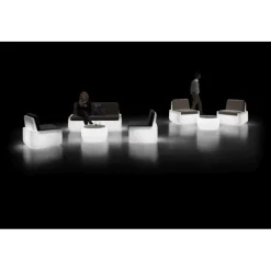 Realizzato In Polietilene Con Piano In Hpl, Ottimo Per L'Uso Outdoor, Certificato Catas.