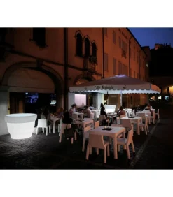 Rebelot Family, Vasi In Polietilene Di Plust, Progettati E Realizzati In Italia.