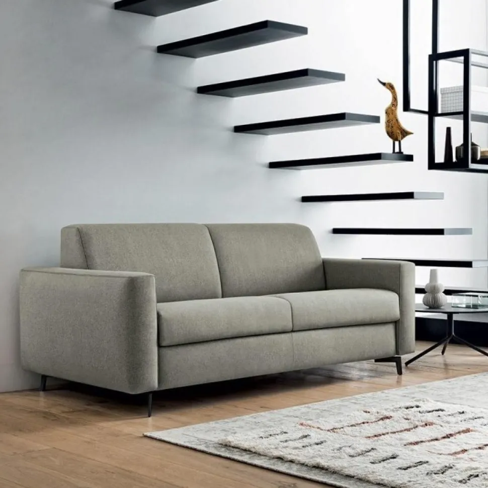 Regis, Divano Letto Contemporaneo Con Piedini Alti In Metallo